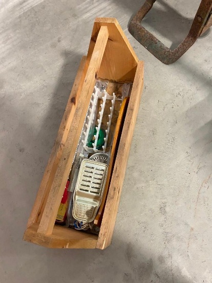 CARPENTERS BOX AND CONTENTS