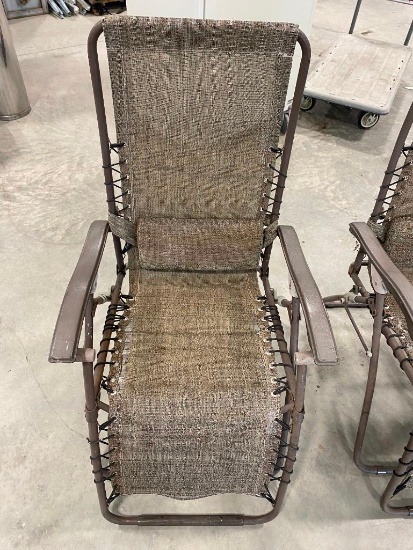 ZERO GRAVITY LAWN CHAIR