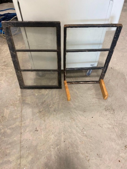 2 DECORATIVE WINDOWS