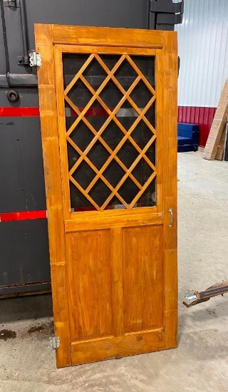 WOODEN DOOR 80.5 IN X 32.5 IN