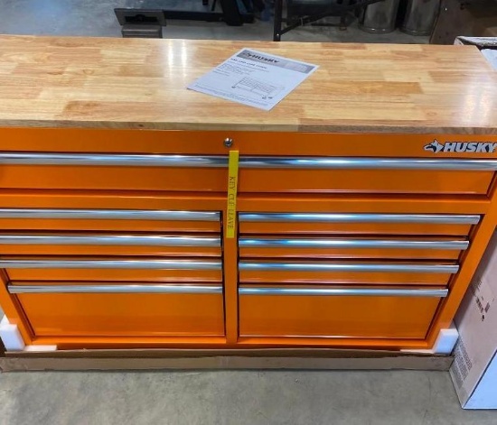 52 INCH 9 DRAWER MOBILE WORKBENCH