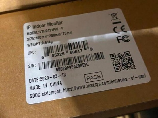 IP INDOOR MONITOR AND POE SWITCH