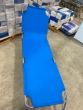 FOLDING LAWN CHAIR