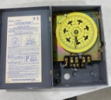 SEVEN-DAY DIAL TIME SWITCH