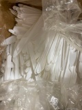 BOX OF PLASTIC KNIVES