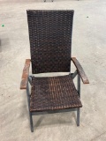 RECLINING LAWN CHAIR