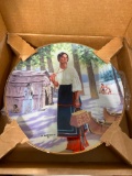 BOX OF APPROX 10 DECORATIVE PLATES