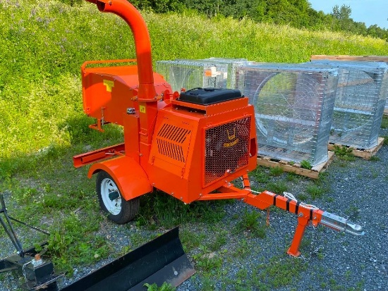 LARGE HEAVY DUTY GAS POWERED WOOD CHIPPER