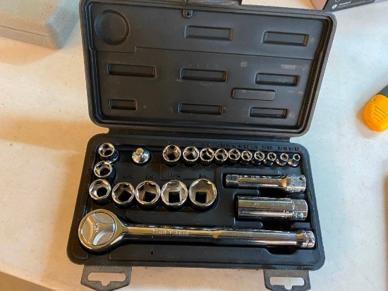 SOCKET SET