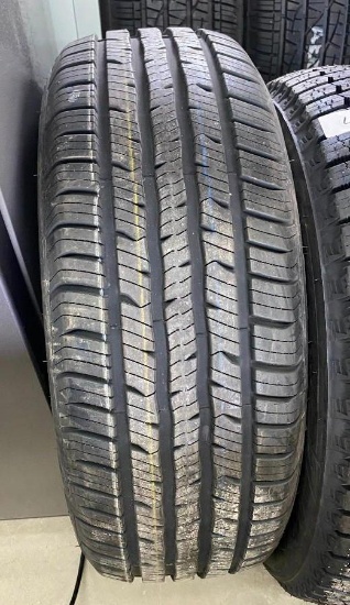 GOODRICH 225/55 R19 TIRE