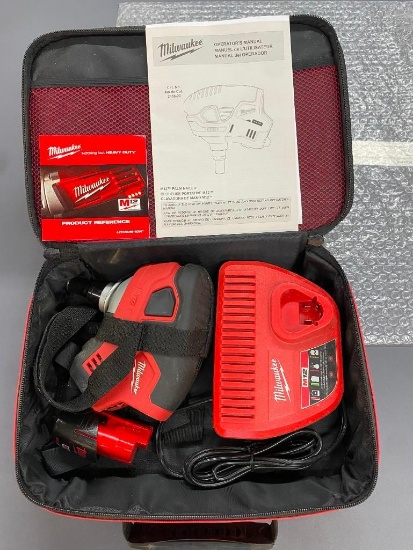 MILWAUKEE PALM NAILER WITH BATTERY AND CHARGER