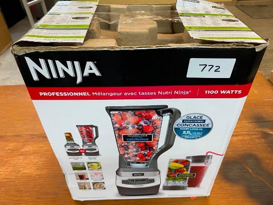 NINJA BLENDER WITH 2.1 L PITCHER AND 2 OF 16 OZ CUPS