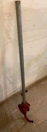 HAND-CRANK BARREL PUMP