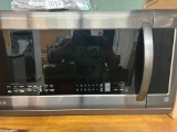 UNDER THE COUNTER LG MICROWAVE