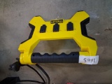 8 OUTLET STANLEY POWERBAR --- LOOKS NEW