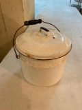 CHAMBER POT