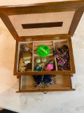 JEWELRY BOX WITH JEWELRY