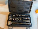SOCKET SET
