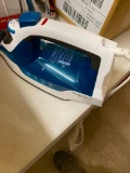 BLACK & DECKER CLOTHES IRON