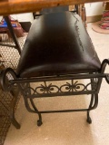 19 IN X 23.5 IN BENCH