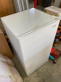 APPROX. 33 H x 18.5 x W x 17.5 D REFRIGERATOR