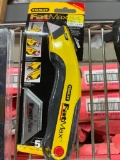 STANLEY RETRACTABLE KNIFE WITH 5 EXTRA BLADES
