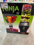NINJA FOOD BLENDER WITH 2 OF 16 OZ GOBLETS WITH LIDS