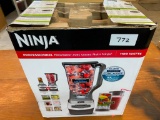 NINJA BLENDER WITH 2.1 L PITCHER AND 2 OF 16 OZ CUPS