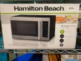 HAMILTON BEACH 700 W MICOWAVE OVEN