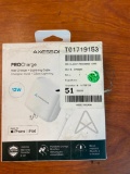 WALL CHARGER AND LIGHTNING CABLE, FOLDABLE PRONGS