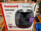 HONEYWELL COOL MIST HUMIDIFIER