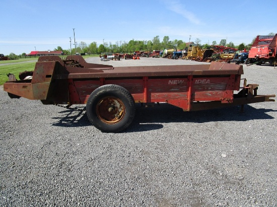 NEW IDEA 213 SPREADER