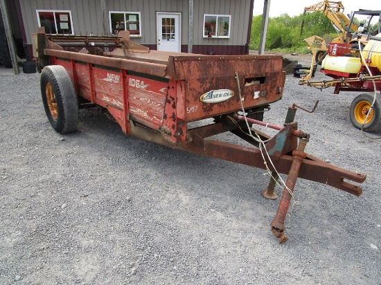 New Idea 213 Spreader