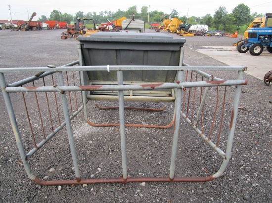 Behlen Calf Creep Feeder