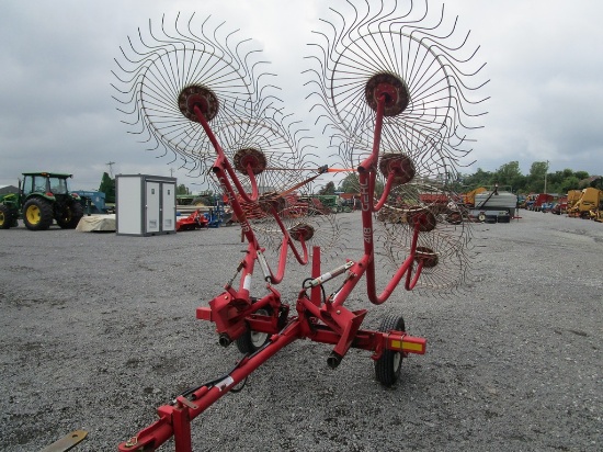 Gehl 418 V-Rake
