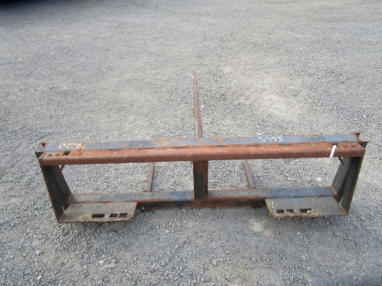 Loader bale spear