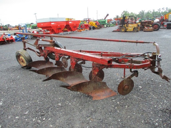 IH 4x Semi Mt Plow