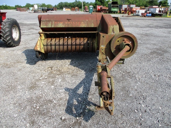 New Holland Super 68 Baler