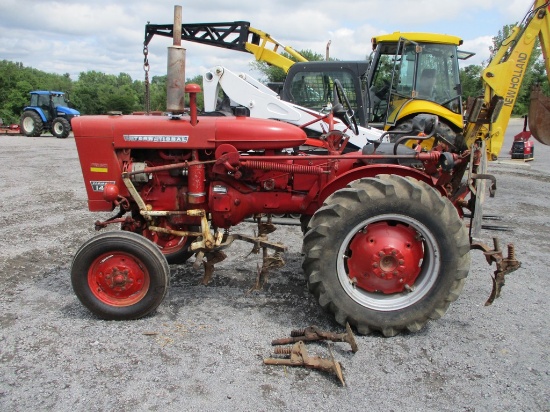 IH 140 w/ Cult and Fast Hitch