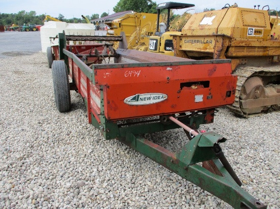 New Idea 217 Spreader