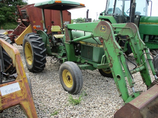 JD 2040 with Loader