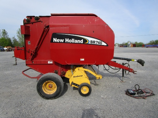 New Holland BR 740 Rd Baler