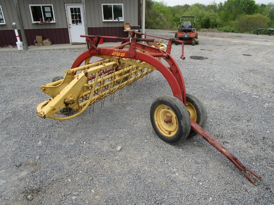 New Holland 256 Dolly Rake
