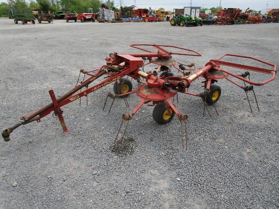 New Holland 163 Hay Tedder