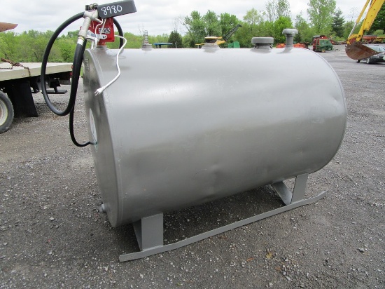 500 Gal Fuel Tank W/ Pump