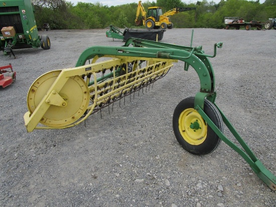 John Deere 600 Dolly Rake