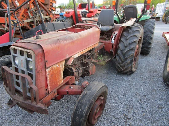 IH 464 Diesel Tractor Salvage