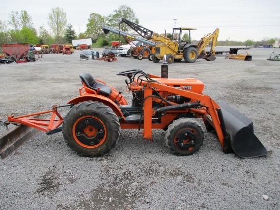 Kubota B7100 Tractor W/ Loader