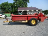 New Holland 327 Spreader