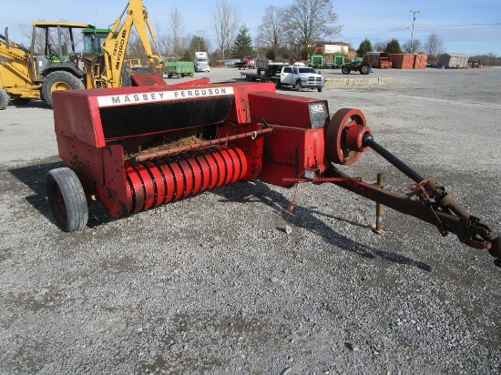 Massey Ferguson 124 SQ Baler
